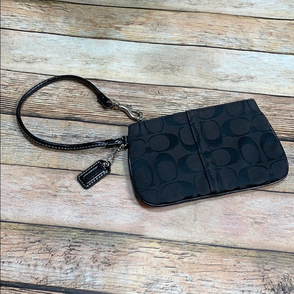 NEW Coach Clutch Wristlet Signature C